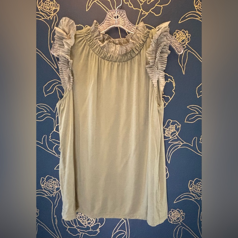HAILEY & Co ruffle SLEEVELESS olive TANK large